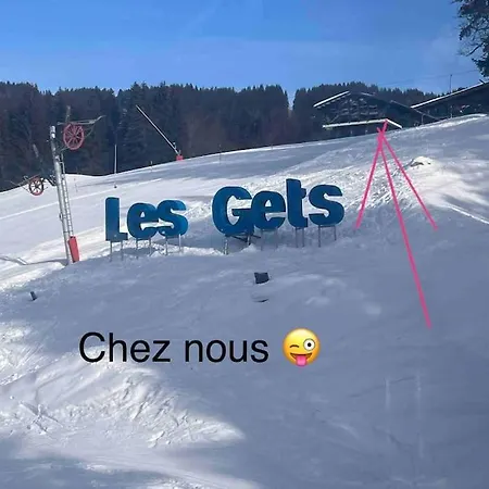 Les Grizzlis Sur Les Pistes Piscine Tennis Petanque. * Les Gets